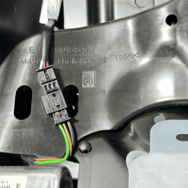 PORSCHE CAYENNE 2011 - 2018 FRONT RIGHT PASSENGER SEAT LOWER TRACK FRAME OE