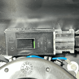 PORSCHE CAYENNE 2011 - 2018 FRONT RIGHT PASSENGER SEAT LOWER TRACK FRAME OE