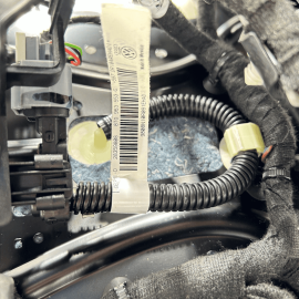 PORSCHE CAYENNE 2011 - 2018 FRONT RIGHT PASSENGER SEAT LOWER TRACK FRAME OE