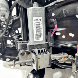 PORSCHE CAYENNE 2011 - 2018 FRONT RIGHT PASSENGER SEAT LOWER TRACK FRAME OE