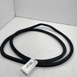 15-22 PORSCHE MACAN FRONT RIGHT OR LEFT SIDE DOOR BODY WEATHERSTRIP SEAL OE