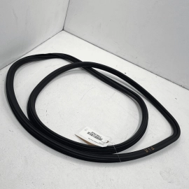 15-22 PORSCHE MACAN FRONT RIGHT OR LEFT SIDE DOOR BODY WEATHERSTRIP SEAL OE