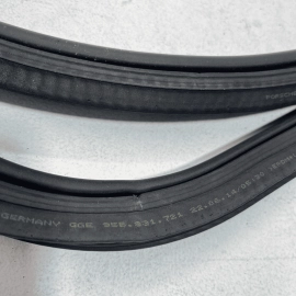 15-22 PORSCHE MACAN FRONT RIGHT OR LEFT SIDE DOOR BODY WEATHERSTRIP SEAL OE