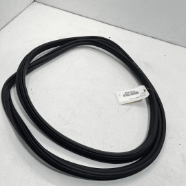 15-22 PORSCHE MACAN FRONT RIGHT OR LEFT SIDE DOOR BODY WEATHERSTRIP SEAL OE