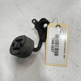 17-23 AUDI Q7 EXHAUST CENTER MUFFLER RESONATOR LEFT HANGER W/ BRACKET OEM