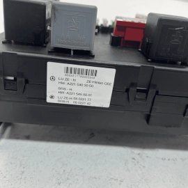 2006-2008 MERCEDES S550 S600 FRONT UNDER HOOD FUSE BOX RELAY SAM MODULE ASS