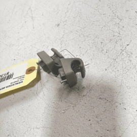 MERCEDES S550 S600 FRONT LEFT OR RIGHT SIDE SUN VISOR CLIP HOLDER 2007-2013