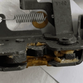 REAR RIGHT PASSENGER SIDE SEAT LATCH VOLKSWAGEN PASSAT SE 2012-2022 OEM