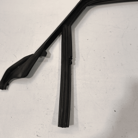 2016-2018 AUDI A6 S6 REAR LEFT DRIVER DOOR WINDOW FRAME RUBBER SEAL CHANNEL