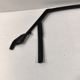 2016-2018 AUDI A6 S6 REAR LEFT DRIVER DOOR WINDOW FRAME RUBBER SEAL CHANNEL