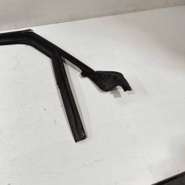 2016-2018 AUDI A6 S6 REAR LEFT DRIVER DOOR WINDOW FRAME RUBBER SEAL CHANNEL