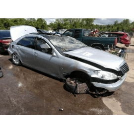 2007-2013 MERCEDES W221 S600 REAR RIGHT PASSENGER SIDE TRUNK LID HINGE COVE 2007-2013 MERCEDES W221 S600 REAR RIGHT PASSENGER SIDE TRUNK LID HINGE COVE