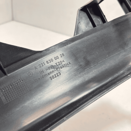 2007-2013 MERCEDES S550 S600 WINDSHIELD COWL PANEL BAFFLE WATER COVER TRIM 