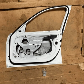 DOOR FRONT RIGHT OEM 7298566 2011-2018 BMW 3 320 328 330 340 M3 F30 F31 F80