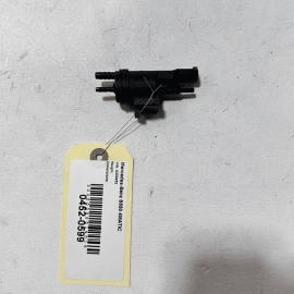 2010 Mercedes S550 Front Headrest Vacuum Valve OEM
