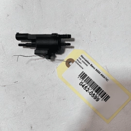 2010 Mercedes S550 Front Headrest Vacuum Valve OEM