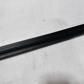 2011 - 2018 PORSCHE CAYENNE FRONT PASSENGER WINDOW INNER WEATHERSTRIP SEAL 