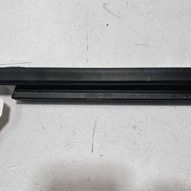 2011 - 2018 PORSCHE CAYENNE FRONT PASSENGER WINDOW INNER WEATHERSTRIP SEAL 