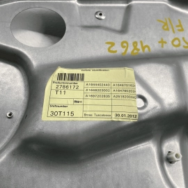 2007 - 2012 Mercedes X164 GL450 Front Right Passenger Window Regulator Pane