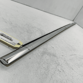 2007-2013 MERCEDES S-CLASS FRONT RIGHT DOOR WINDOW MOLDING WEATHERSTRIP OEM