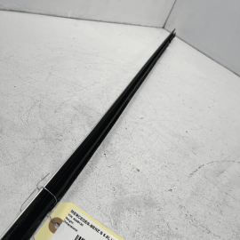 2007-2013 MERCEDES S-CLASS FRONT RIGHT DOOR WINDOW MOLDING WEATHERSTRIP OEM