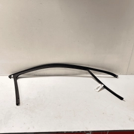 2011-18 PORSCHE CAYENNE FRONT LEFT DRIVER SIDE WINDOW GLASS RUN CHANEL SEAL