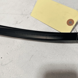 2011-18 PORSCHE CAYENNE FRONT LEFT DRIVER SIDE WINDOW GLASS RUN CHANEL SEAL