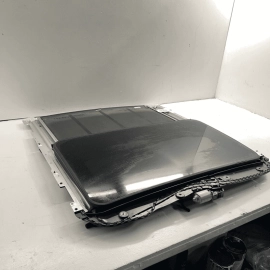 2010 - 2011 Mercedes W212 E350 Sliding Sunroof Sun Roof Frame Glass Assembl