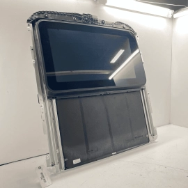 2010 - 2011 Mercedes W212 E350 Sliding Sunroof Sun Roof Frame Glass Assembl