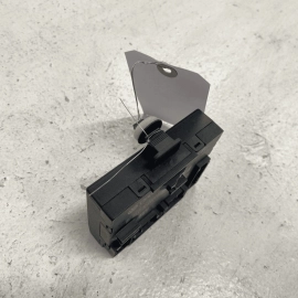 15-18 AUDI Q3 FRONT LEFT DRIVER SIDE DOOR WINDOW CONTROL MODULE OEM 8X09597 15-18 AUDI Q3 FRONT LEFT DRIVER SIDE DOOR WINDOW CONTROL MODULE OEM 8X09597