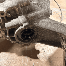 2006-07-08-09-10-11-2012 Mercedes-Benz ML GL Rear Differential Axle Carrier