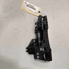 AUDI A6 Quattro 2012-2018 REAR LEFT DRIVER SIDE DOOR EXTERIOR HANDLE BRACKE