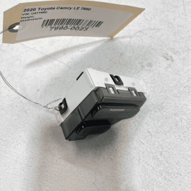 2018-2020 TOYOTA CAMRY DASH DASHBOARD PASSENGER OFF SWITCH INDICATOR OEM