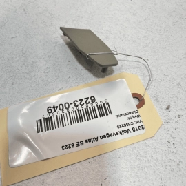 VOLKSWAGEN PASSAT 18-2022  FRONT RIGHT PASSENGER SEAT OUTER TRIM COVER PANE