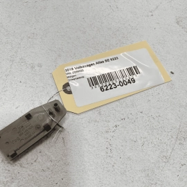 VOLKSWAGEN PASSAT 18-2022  FRONT RIGHT PASSENGER SEAT OUTER TRIM COVER PANE