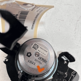 2016-2021 JEEP GRAND CHEROKEE REAR LEFT QUARTER D PILLAR TRIM COVER SPEAKER