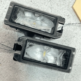 2017-21 JEEP GRAND CHEROKEE REAR LEFT & RIGHT LICENSE PLATE LIGHT LAMP OEM 