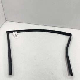2011-2021 JEEP GRAND CHEROKEE FRONT RIGHT DOOR GLASS RUN WEATHERSTRIP SEAL 