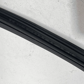 2011-2021 JEEP GRAND CHEROKEE FRONT RIGHT DOOR GLASS RUN WEATHERSTRIP SEAL 