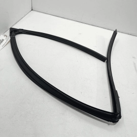 2014-20 INFINITI Q50 FRONT PASSENGER SIDE DOOR WINDOW GLASS SASH RUN CHANNE