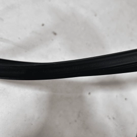 18-23 TOYOTA CAMRY FRONT LEFT DRIVER SIDE DOOR WINDOW GLASS RUN CHANNEL OEM