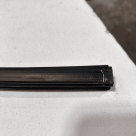 18-23 TOYOTA CAMRY FRONT LEFT DRIVER SIDE DOOR WINDOW GLASS RUN CHANNEL OEM
