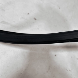 18-23 TOYOTA CAMRY FRONT LEFT DRIVER SIDE DOOR WINDOW GLASS RUN CHANNEL OEM