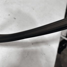 18-23 TOYOTA CAMRY FRONT LEFT DRIVER SIDE DOOR WINDOW GLASS RUN CHANNEL OEM