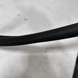 18-23 TOYOTA CAMRY FRONT LEFT DRIVER SIDE DOOR WINDOW GLASS RUN CHANNEL OEM