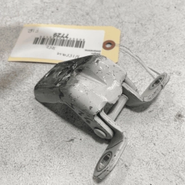 NISSAN SENTRA 2013-2019 FRONT RIGHT PASSENGER SIDE DOOR UPPER HINGE OEM = Q