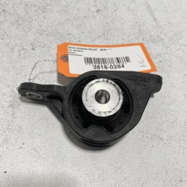 2016-17-18-19-20-2021 HONDA PILOT REAR DIFFERENTIAL LEFT SIDE MOUNT BRACKET
