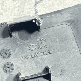 16-21 Honda Pilot Passport Front Left or Right Seat Foot Cap Trim Cover 1PC