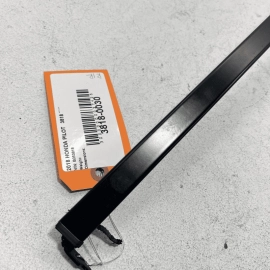 2016 - 2018 HONDA PILOT REAR PASSENGER SIDE DOOR WINDOW GLASS SASH CHANNEL 