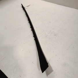 2016 - 2022 BMW X1 F48 xDrive WINDSHIELD LEFT DRIVER SIDE DRIP MOLDING TRIM